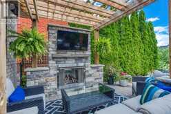 2185 MEADOWLAND Drive Oakville