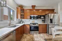 575 STONEHENGE Drive Ancaster