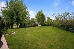 575 STONEHENGE Drive Ancaster