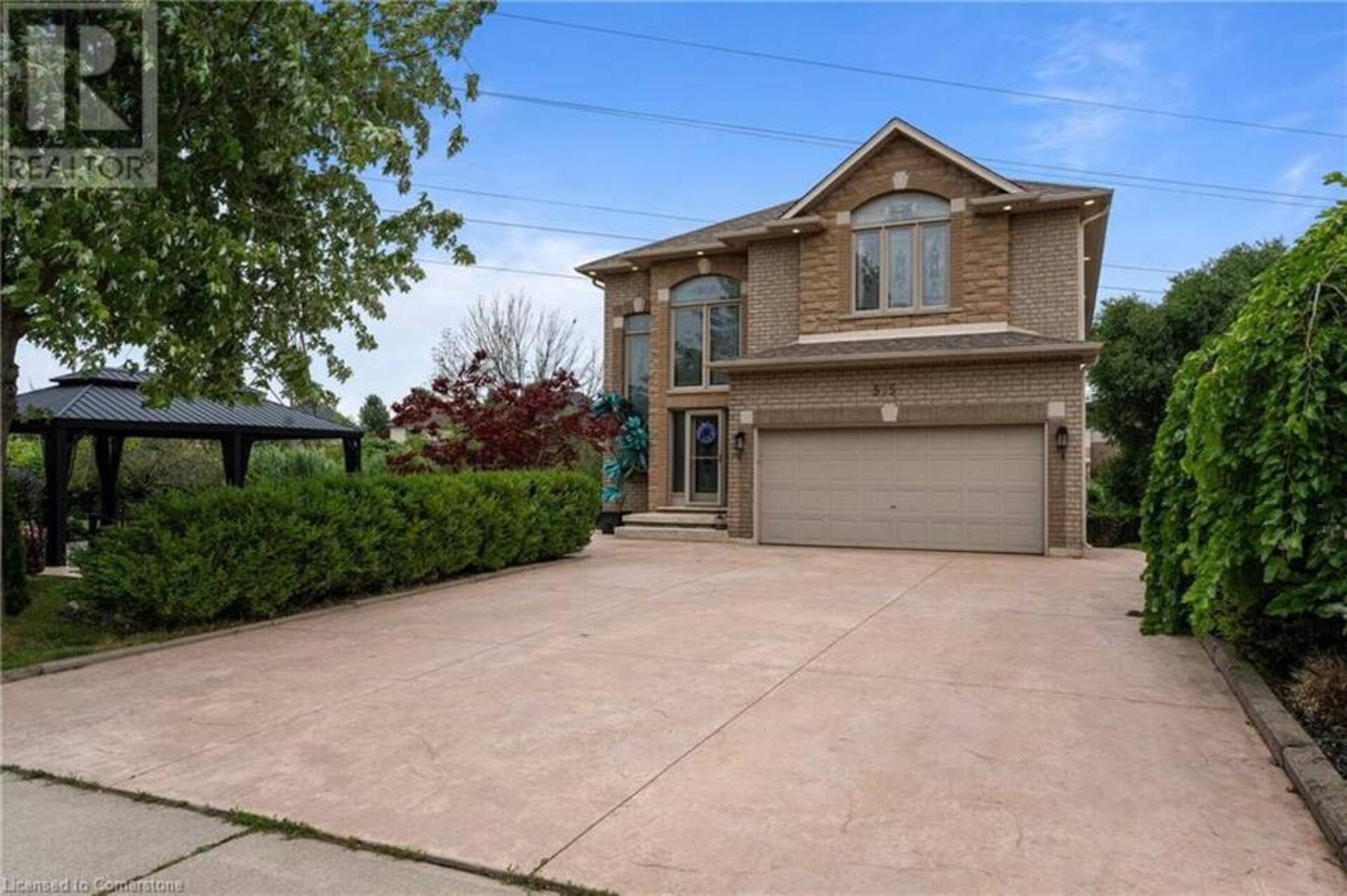 575 STONEHENGE Drive Ancaster