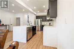 370 STONEHENGE Drive Unit# 19 Ancaster