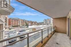 4000 CREEKSIDE Drive Unit# 203 Dundas