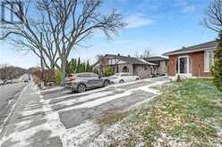 82 GUILDWOOD Drive Hamilton