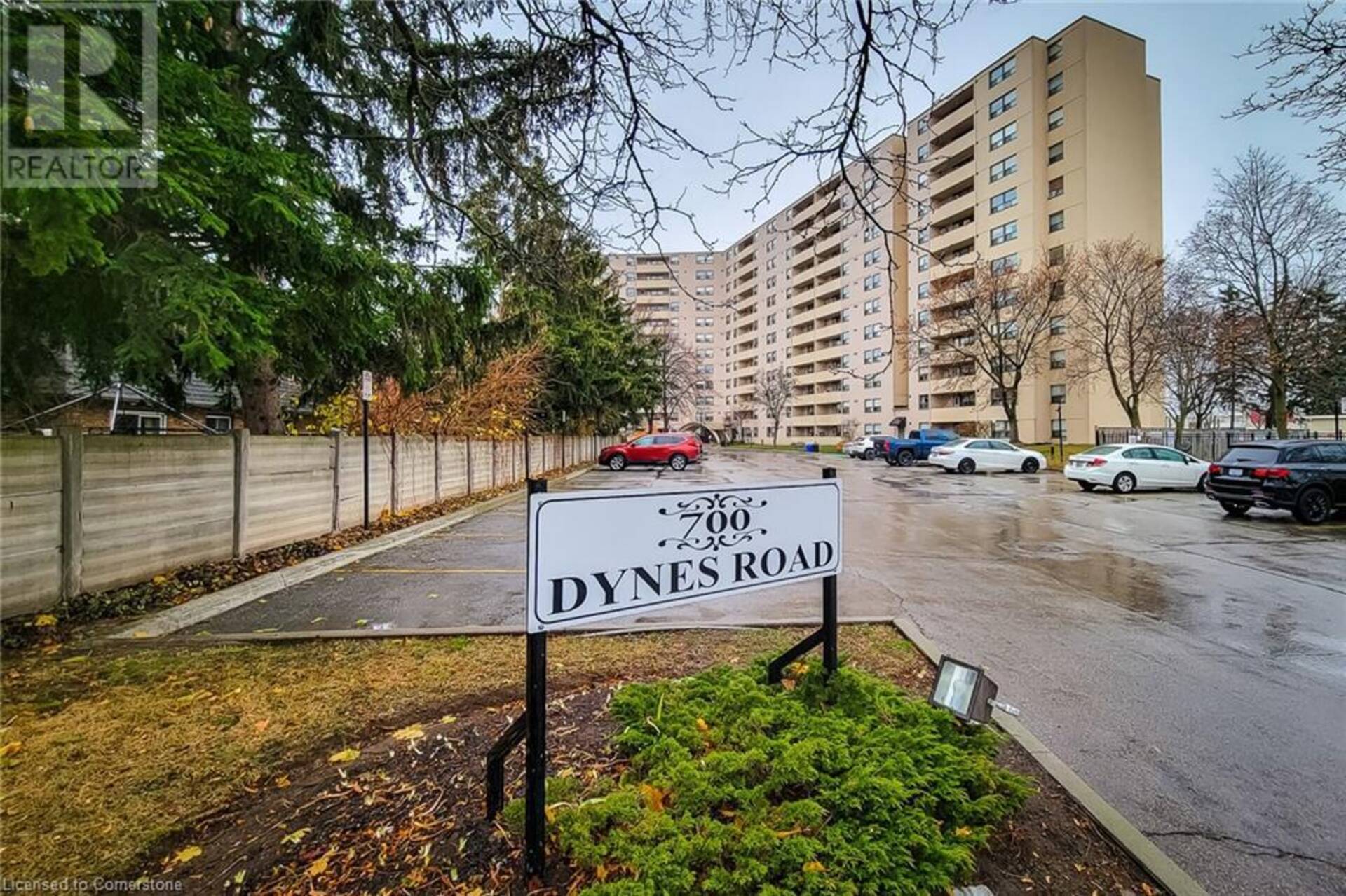 700 DYNES Road Unit# 807 Burlington