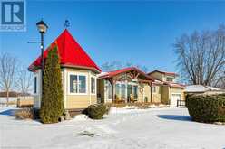 817 LAKESHORE Road Selkirk