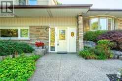 318 WOODWORTH Drive Ancaster