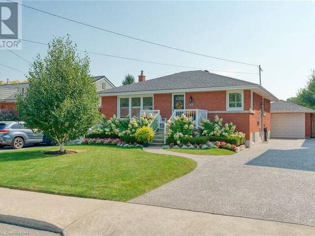 27 HOOVER Crescent Hamilton Ontario