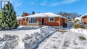 37 WOODSVIEW Avenue Grimsby