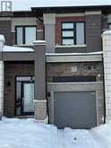 37 GEORGE BRIER Drive W Paris