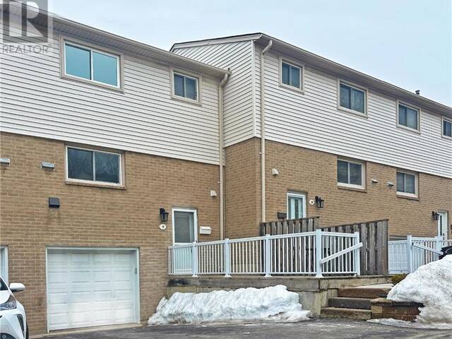 51 CAROGA Court Unit# 9 Hamilton Ontario