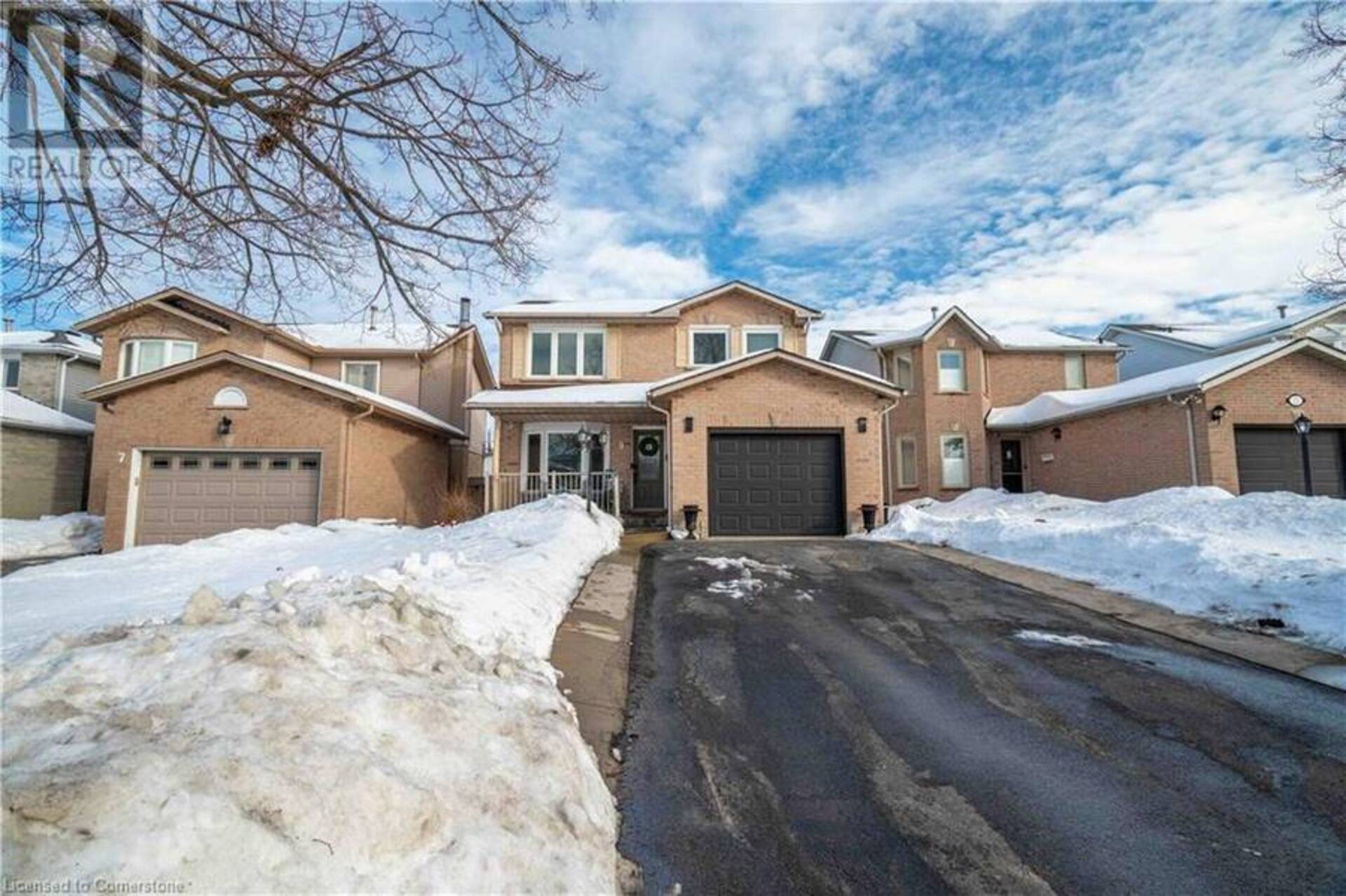 9 BEACHGROVE Crescent Stoney Creek