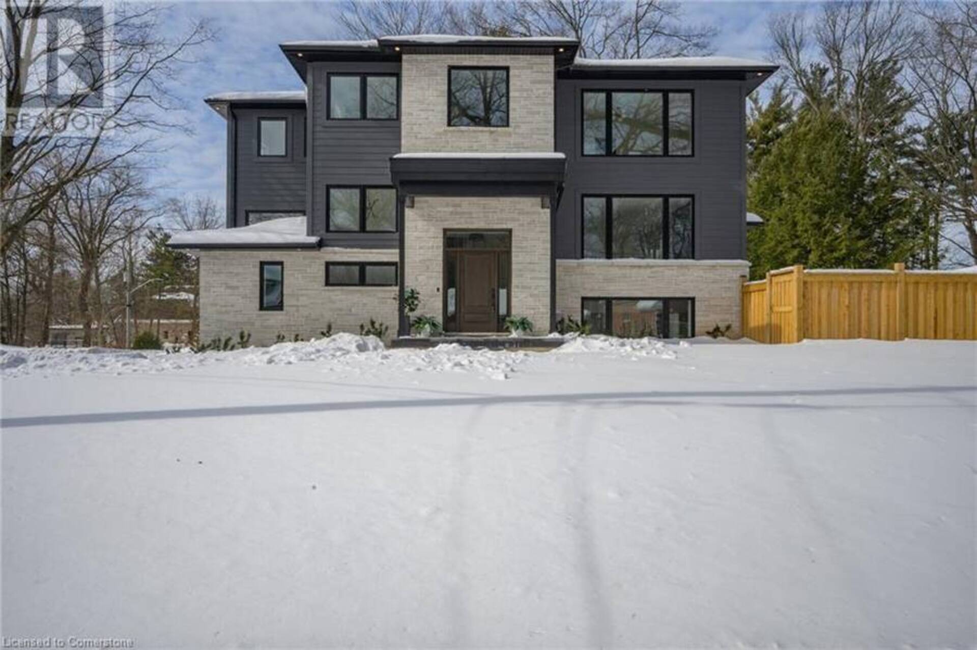 262 ROBINA Road Ancaster