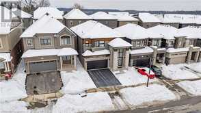 61 GEORGE BRIER Drive E Paris