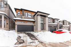 61 GEORGE BRIER Drive E Paris