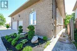 296 WINTERBERRY Drive Unit# Lower Stoney Creek