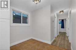 515 QUEENSDALE Avenue E Unit# Main Hamilton