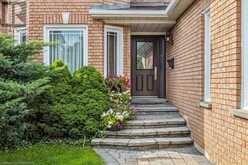 588 FAIRVIEW Road W Mississauga