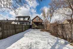 52 STAPLETON Avenue N Hamilton