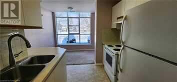 19 LAKE Avenue S Unit# 102 Stoney Creek