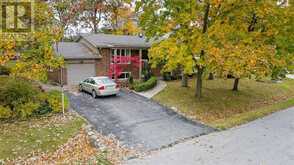 125 LAKESIDE Drive Grimsby