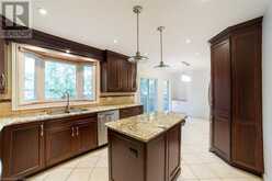 125 LAKESIDE Drive Grimsby