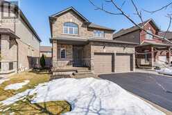 72 GARINGER Crescent Binbrook