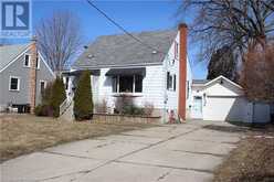 682 HALL Street Sarnia