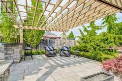 2388 STONE GLEN Crescent Oakville