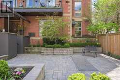 162 REYNOLDS Street Unit# 102 Oakville