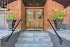 162 REYNOLDS Street Unit# 102 Oakville