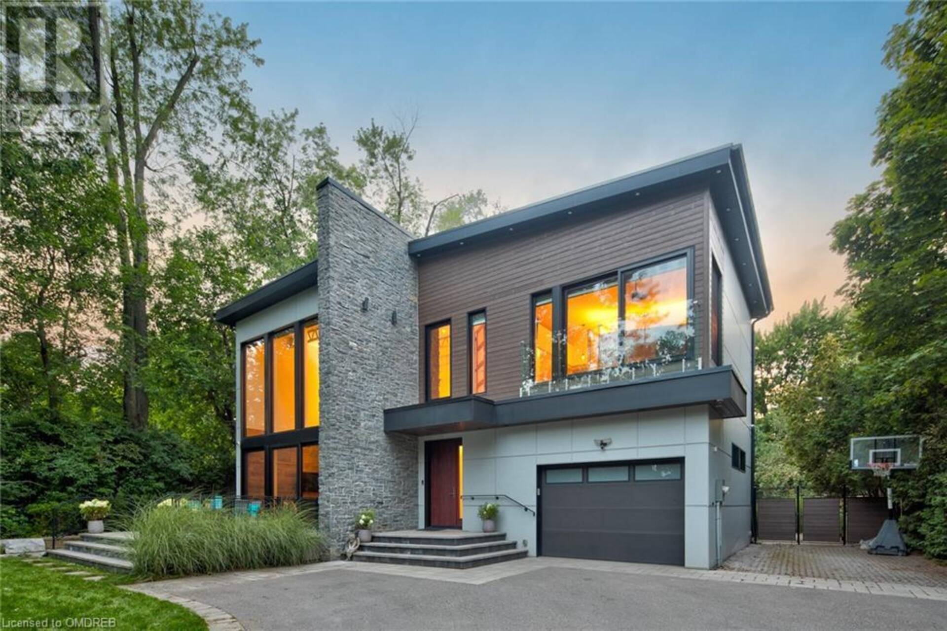 1207 STIRLING Drive Oakville