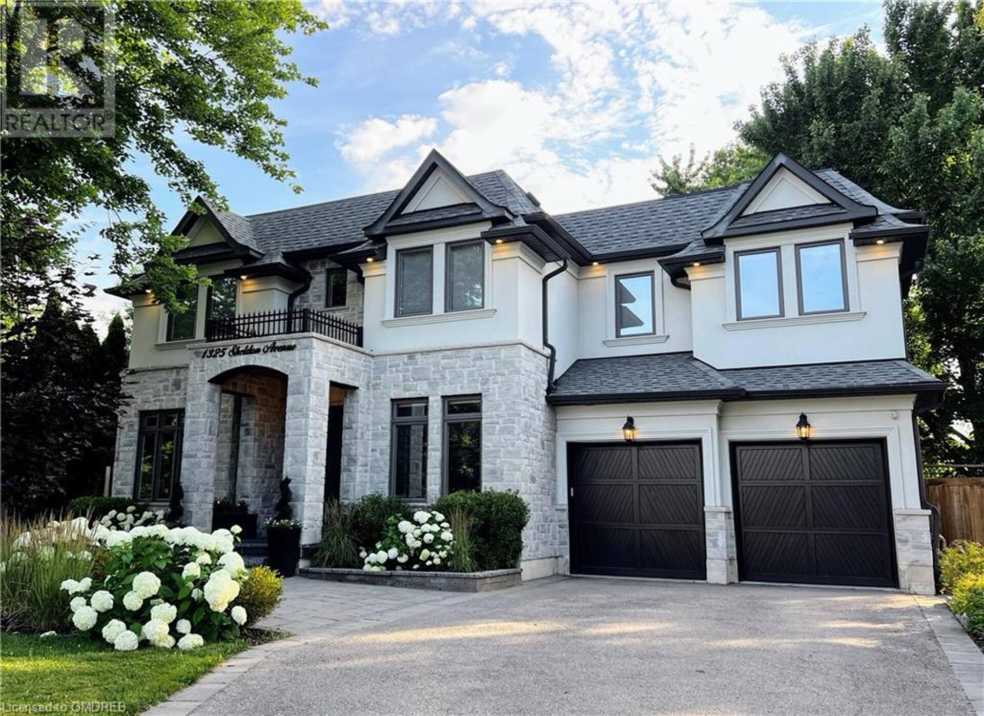 1325 SHELDON Avenue Oakville