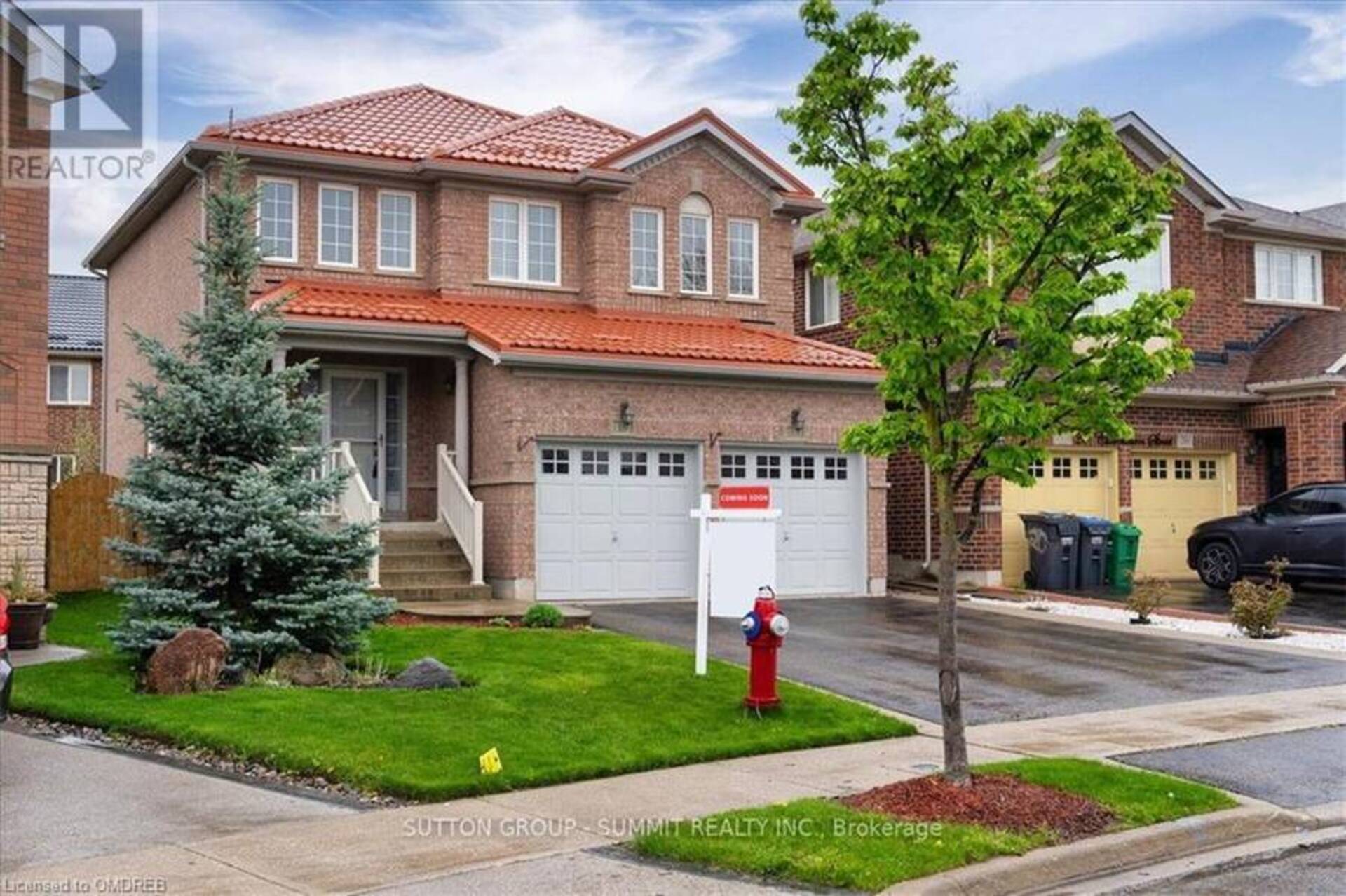 18 CLOVERLAWN Street Brampton