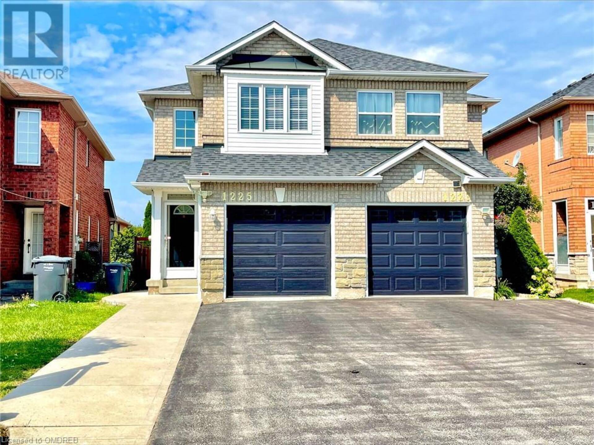 1225 FOXGLOVE Place Mississauga