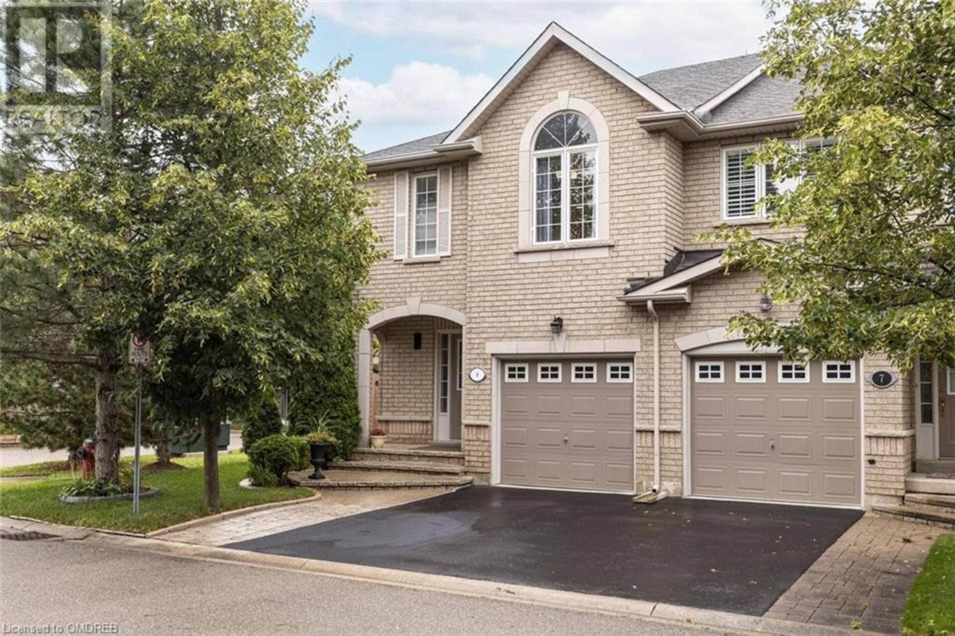 1551 REEVES Gate Unit# 8 Oakville