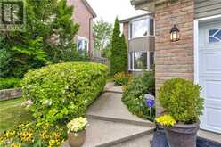 1095 QUEENS Avenue Oakville