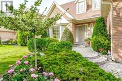 1301 MAPLERIDGE Crescent Oakville