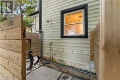 60A DUNDAS Street W Paris