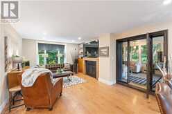 60A DUNDAS Street W Paris