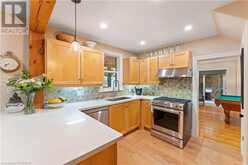 60A DUNDAS Street W Paris