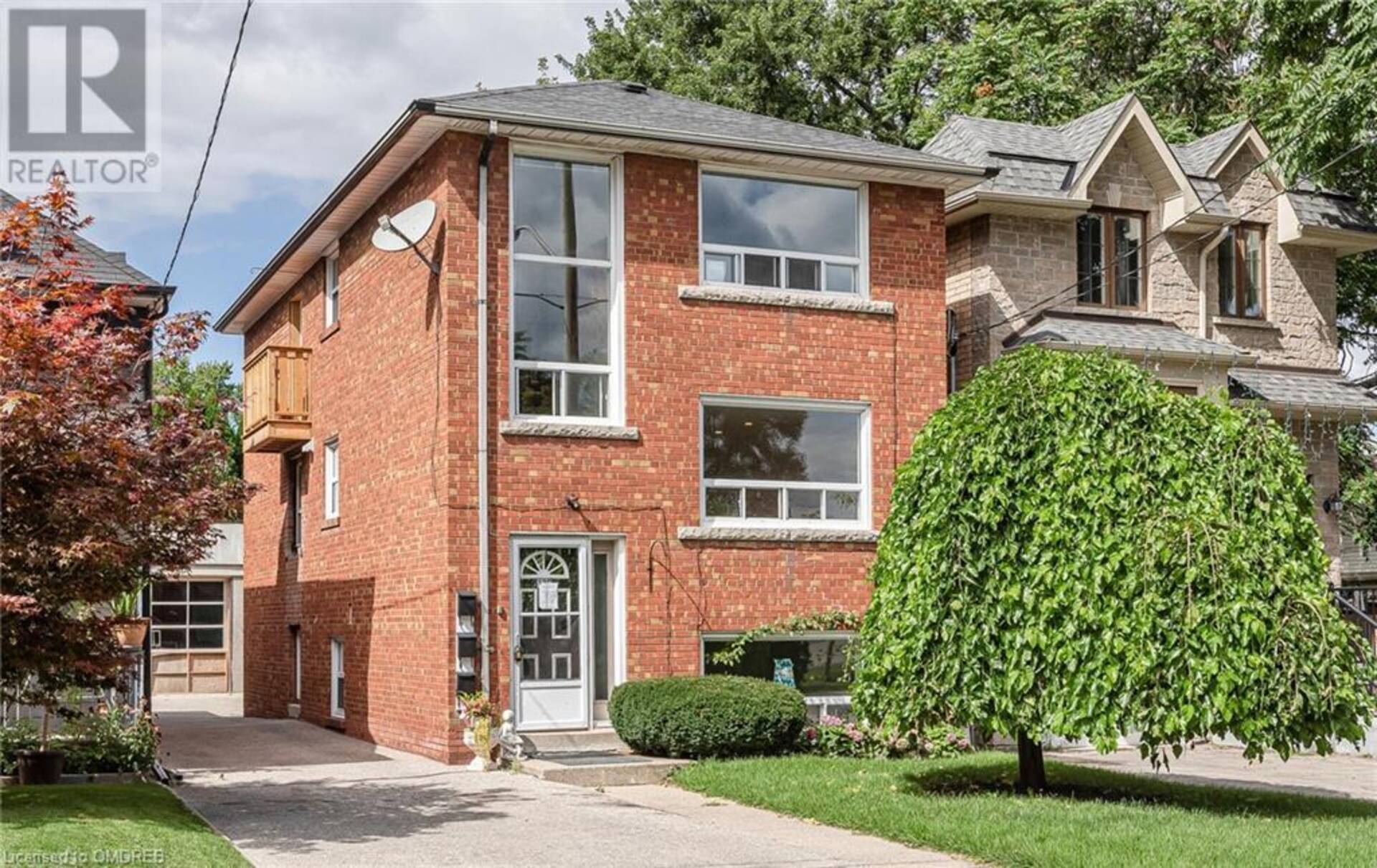 126 BARKER Avenue Toronto