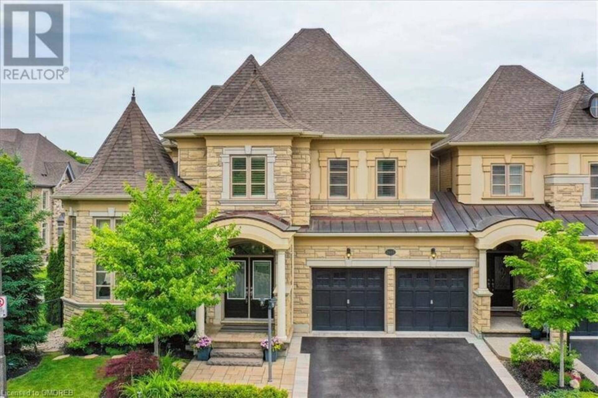 2447 CHATEAU Common Oakville