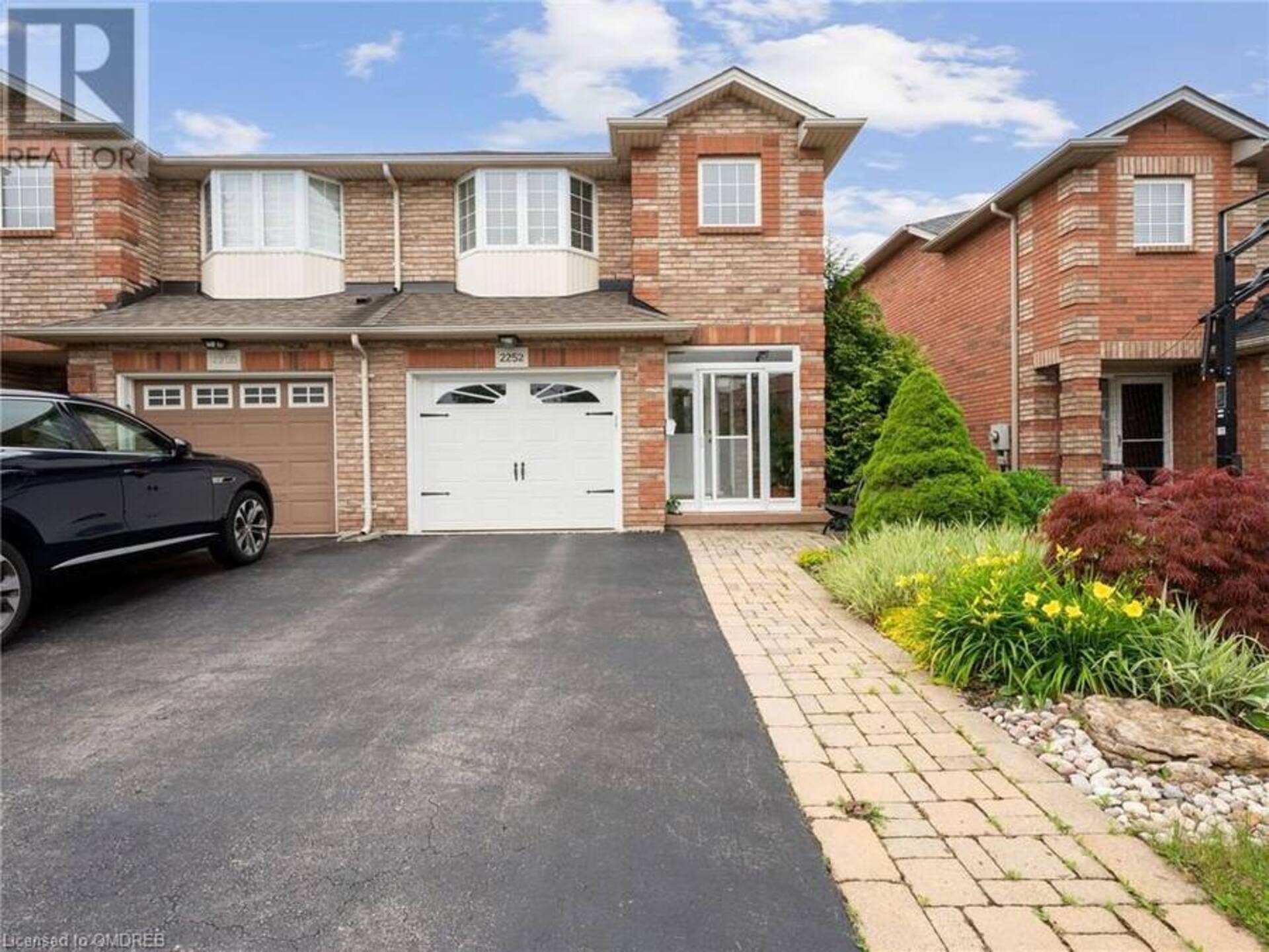 2252 FAIRBAIRN Court Oakville