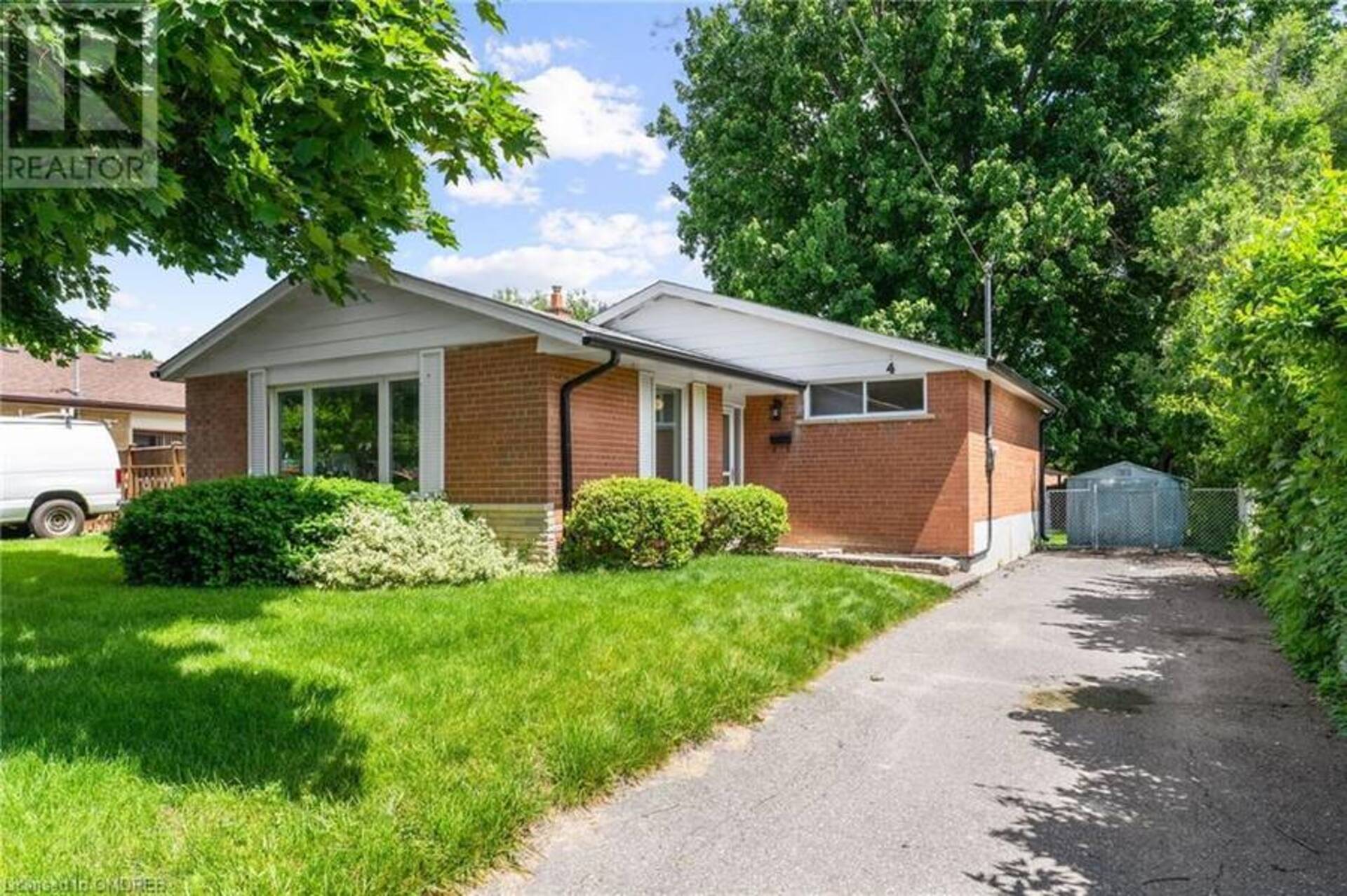 4 FAIRFIELD Avenue Brampton