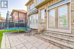 1523 ARROWHEAD Road Oakville