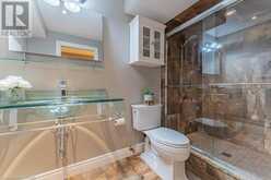 2270 DUNFOREST Crescent Oakville