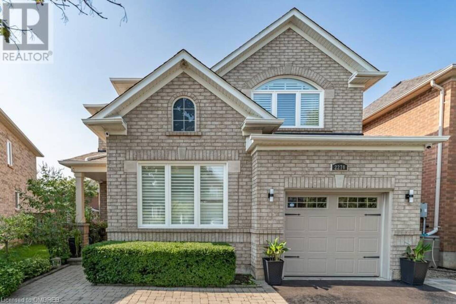 2270 DUNFOREST Crescent Oakville