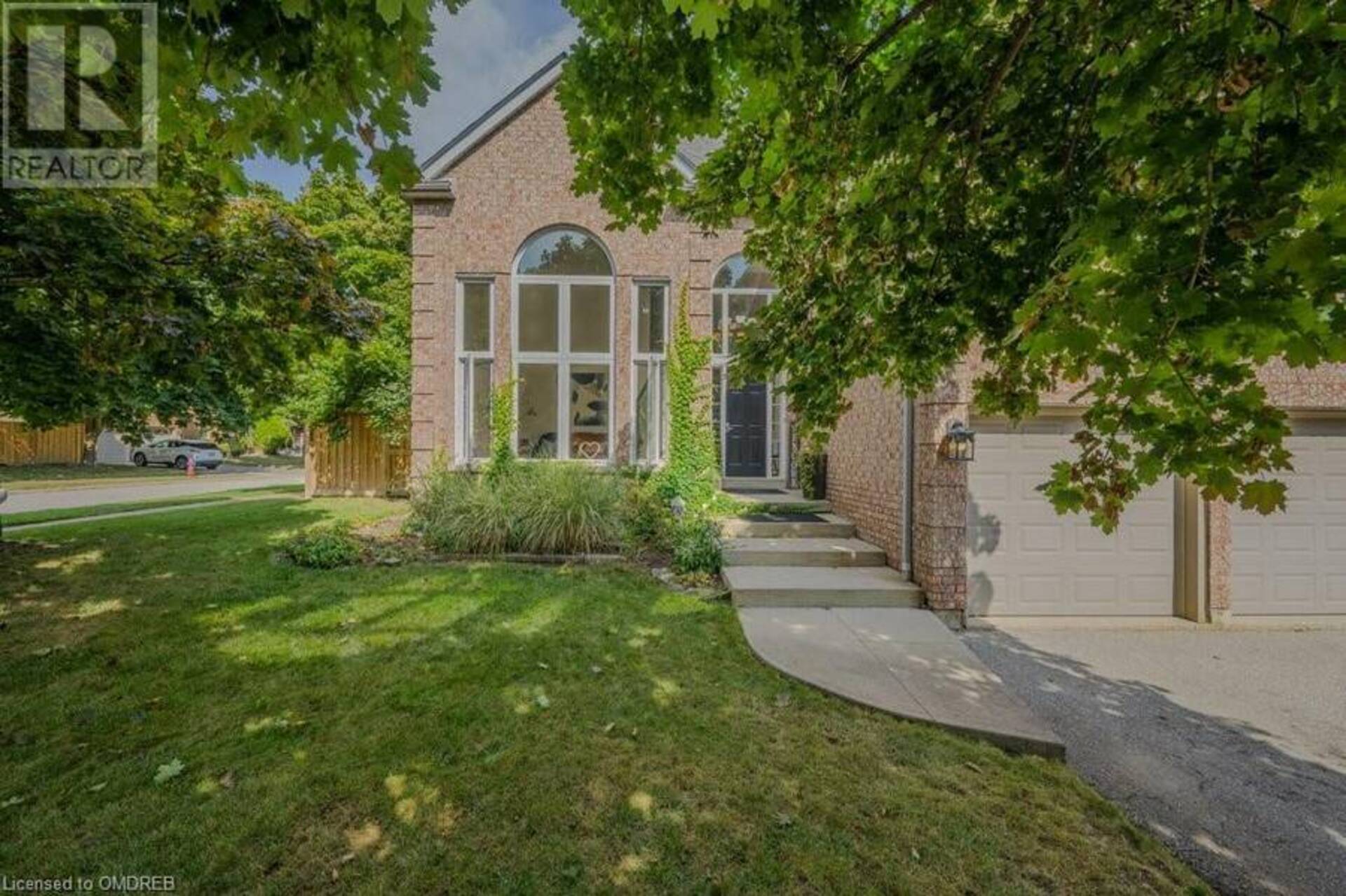 1185 LANSDOWN Drive Oakville