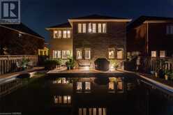 527 RAVINEVIEW Way Oakville