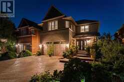 527 RAVINEVIEW Way Oakville